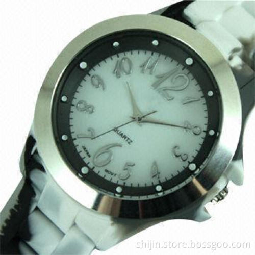 Silicone Quartz vogue Watch with fashionable numbers for Men or women